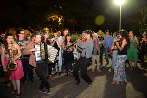 Klezmeron Orkestra en acción