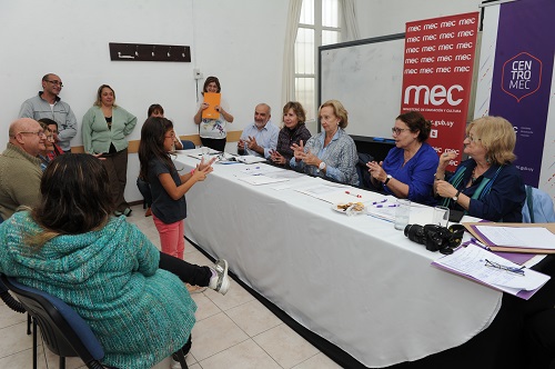 autoridades de la educación en audiencia