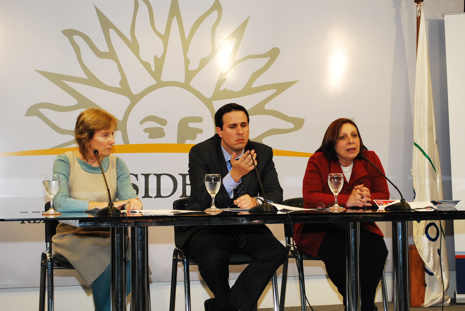 Simon, Cánepa y Olivera