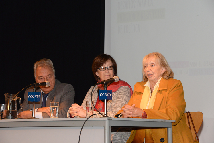 Ministra Muñoz en mesa de autoridades.