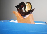 caja con galardón
