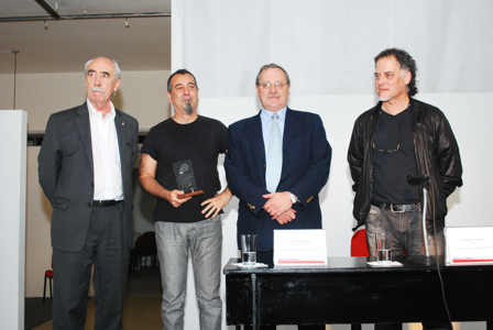 Autoridades con Gabriel Estrada
