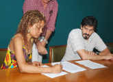 autoridades firmando el acuerdo
