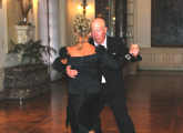 Ofelia y Nelson bailando 