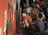 Público en una muestra