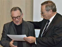 Erlich entrega el Premio Figari a Carlos Capelán