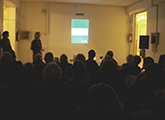 Foto tomada durante la charla de Thiago Rocca y Paola Puentes, Figari exposición múltiple, Paris 1931