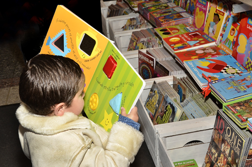 Niño leyendo