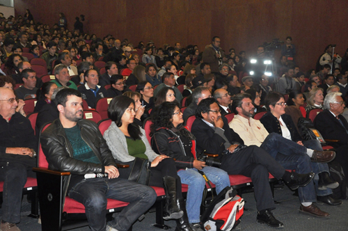 público en la inauguración de la feria del libro