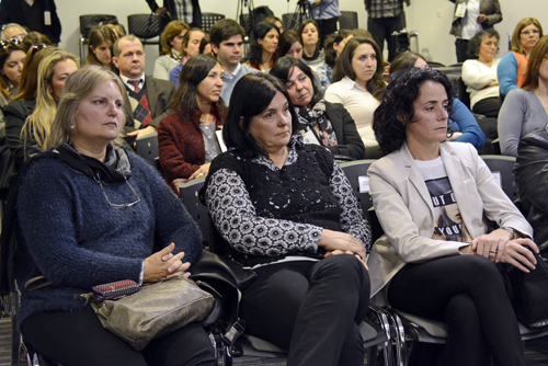 Público en Torre Ejecutiva