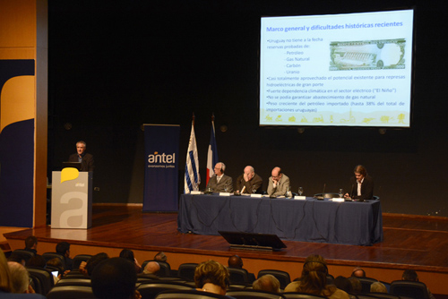 Mesa foro franco-uruguayo