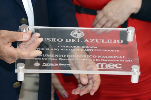 Placa por donación de Artucio