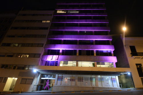 fachada iluminada