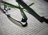 lentes y papel