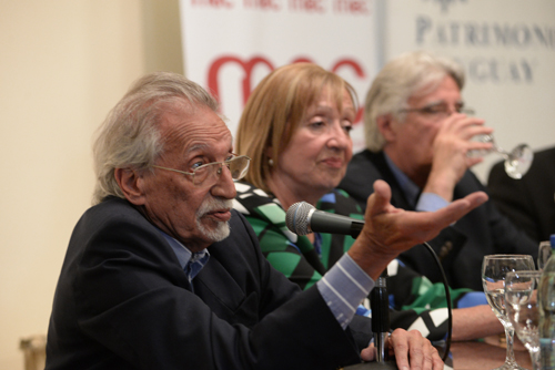 Mariano Arana durante presentación de obra de Dieste